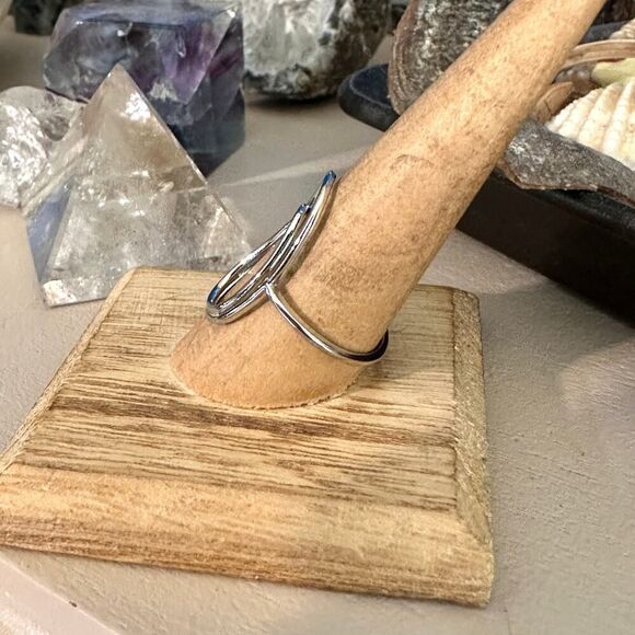 Artsy Geometric Sterling Silver Ring - Picture 5 of 5